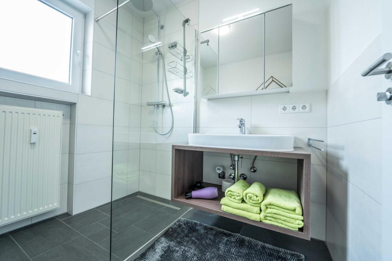 City Wohnung Fn L 5 Klimatisiert Mit Balkon Und Kueche Friedrichshafen Bagian luar foto