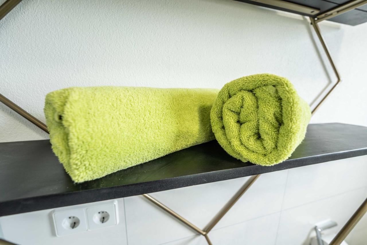 City Wohnung Fn L 5 Klimatisiert Mit Balkon Und Kueche Friedrichshafen Bagian luar foto