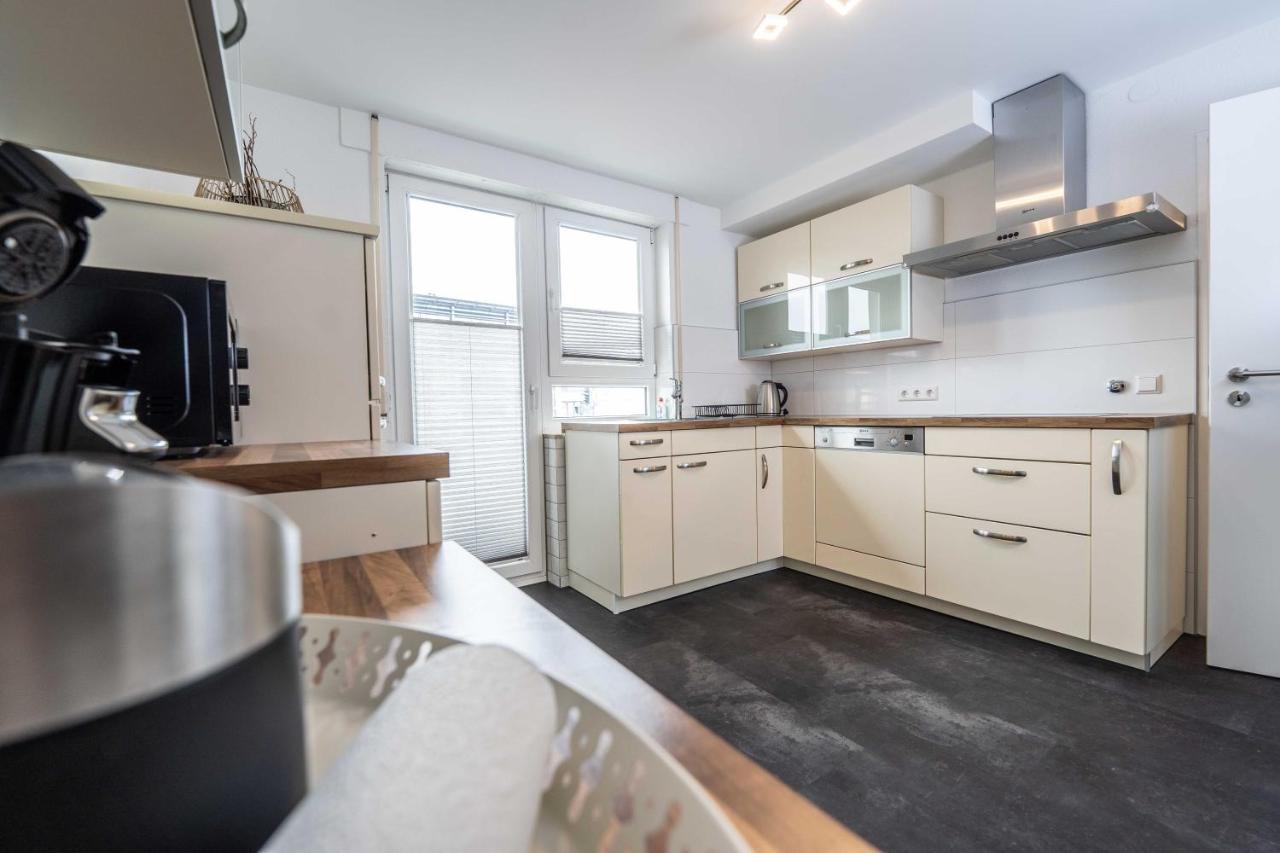 City Wohnung Fn L 5 Klimatisiert Mit Balkon Und Kueche Friedrichshafen Bagian luar foto