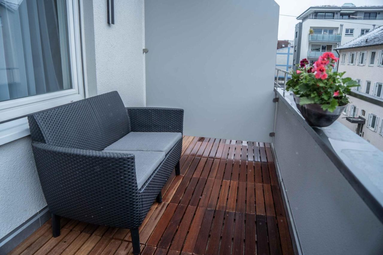 City Wohnung Fn L 5 Klimatisiert Mit Balkon Und Kueche Friedrichshafen Bagian luar foto